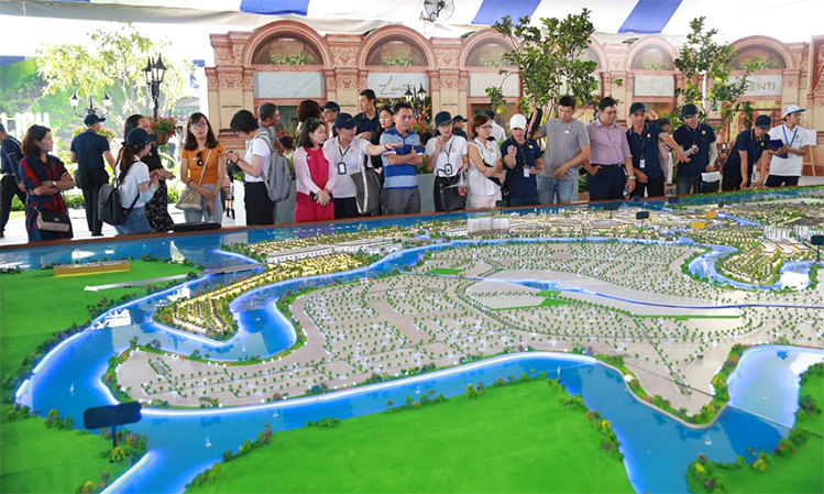 Novaland Expo 2019 thu hút hàng nghìn khách trong ngày khai mạc