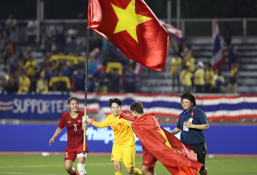Nữ Việt Nam mừng chiến tích lịch sử SEA Games