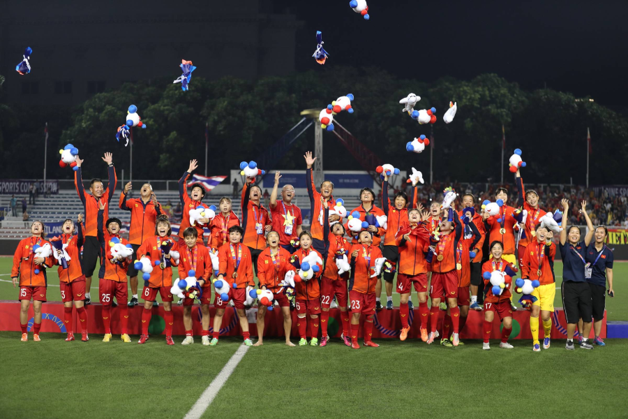 Nữ Việt Nam mừng chiến tích lịch sử SEA Games