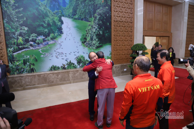 HLV Park Hang Seo: Tôi xin gửi vinh quang này cho người dân Việt Nam