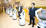 Ngân hàng Việt đầu tiên có robot phục vụ