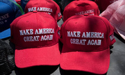 Thiếu niên bị đánh vì đội mũ ủng hộ Trump