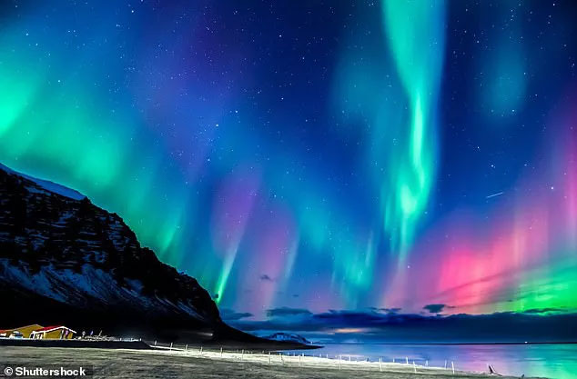 Bắc Cực trôi nhanh từ Canada sang Nga, Trái đất sắp đảo ngược?
