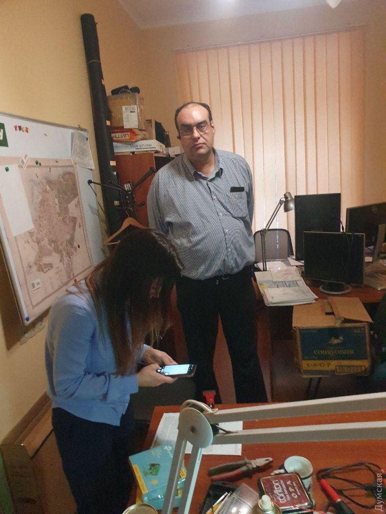 Các thám tử Cục phòng chống tham nhũng (НАБУ) khám xét toà soạn dumskaya Odessa