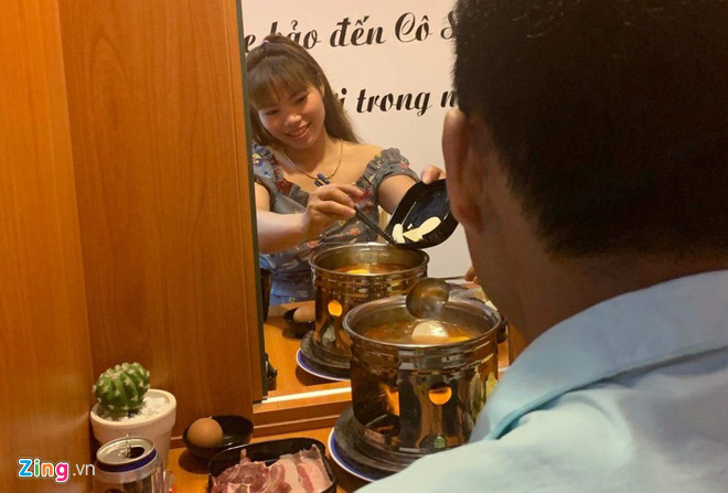 Lẩu 'thoát ế' hút khách