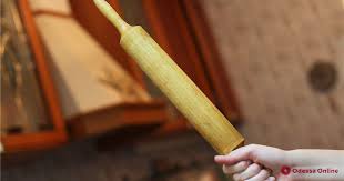 Đêm đón năm mới, một phụ nữ người Odessa dùng gậy đập chết chồng cũ