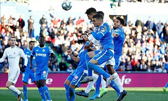 Real lên đỉnh La Liga
