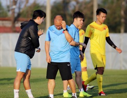 U23 Việt Nam đấu U23 UAE: Chờ HLV Park Hang Seo tung chiêu độc
