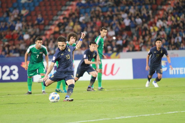 U23 Thái Lan giành vé vào tứ kết nhờ bản lĩnh và sự quả cảm