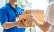 Phí vận chuyển những ngày cuối năm tăng vọt