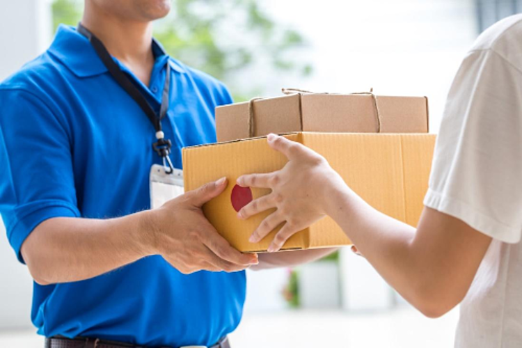 Phí vận chuyển những ngày cuối năm tăng vọt