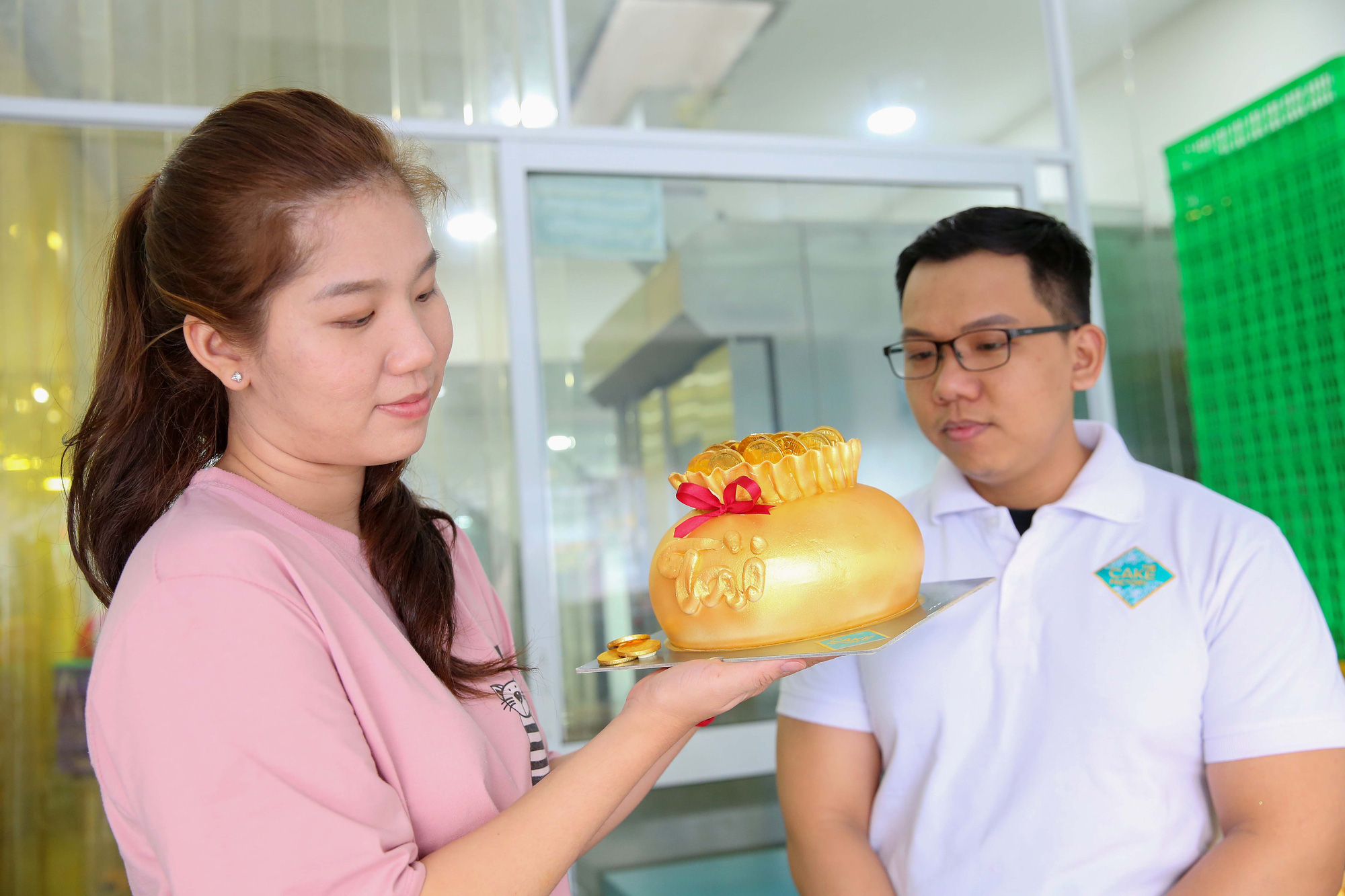 Bánh hũ vàng giá bạc triệu trong ngày Vía Thần Tài