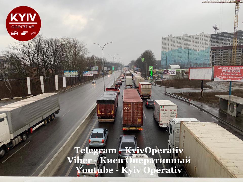 Các xe tải vận chuyển quốc tế đường dài biểu tình phong toả Kiev