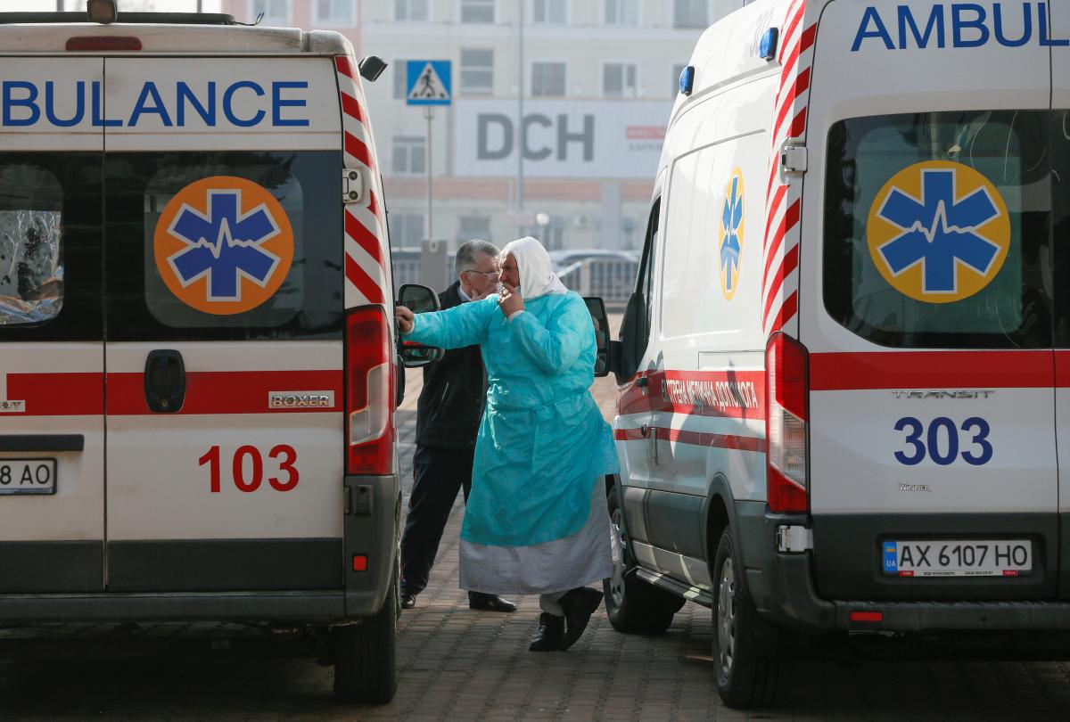 Tại sân bay Borispol và Zulian, Kiev, lắp đặt máy với hệ thống thử test để phát hiện corona virus