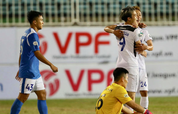HAGL thắng may ra quân V-League 2020: Rất dài và rất xa...
