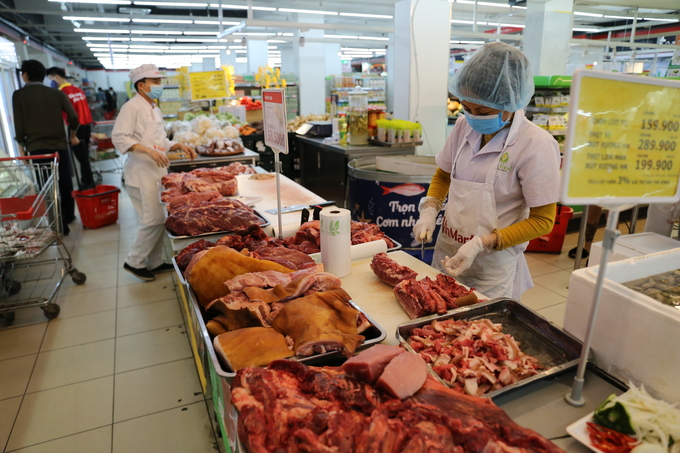 Siêu thị lấp đầy hàng hoá