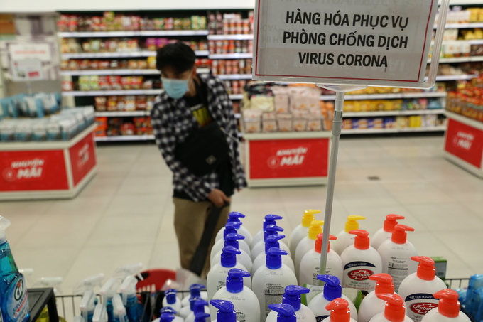 Siêu thị lấp đầy hàng hoá