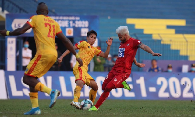 Không hoãn vòng 2 V-League, khán giả chưa được vào sân