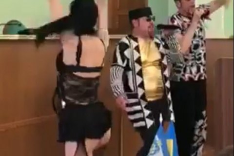 Tỉnh trưởng Kherson đuổi việc 3 cán bộ cấp dưới vì tổ chức múa nửa khoả thân nhân ngày lễ 8/3