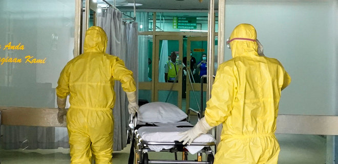 Chính phủ Ukraine cấm xuất khẩu khẩu trang y tế, kính bảo vệ và máy hô hấp