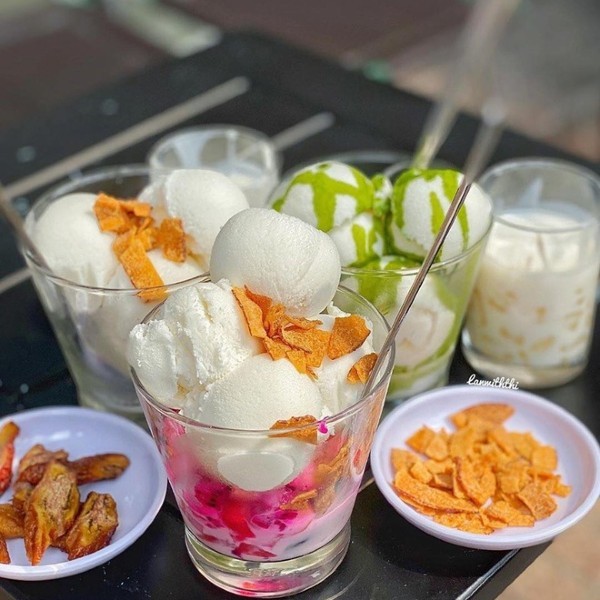 Cơn sốt mới tràn về Hà Nội. Sữa chua trân châu đang làm mưa làm gió trên thị trường đồ uống.