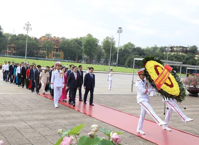 Lãnh đạo Đảng, Nhà nước dự Lễ kỷ niệm 130 năm ngày sinh Chủ tịch Hồ Chí Minh