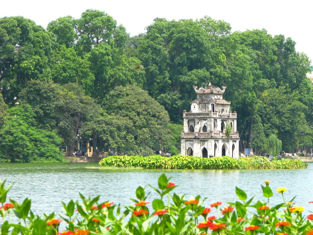 7 hồ nước Việt Nam hút du khách
