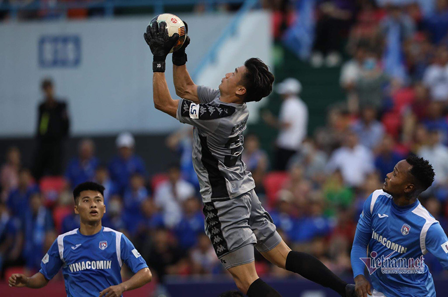 Vòng 9 V-League: Công Phượng, Bùi Tiến Dũng cùng tỏa sáng