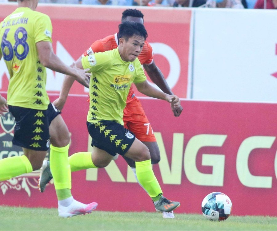 Vòng 9 V-League: Công Phượng, Bùi Tiến Dũng cùng tỏa sáng