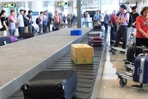 Nữ hành khách bị giật tóc, hành hung ngay trong sân bay Tân Sơn Nhất