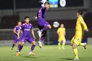 Sài Gòn FC độc chiếm ngôi đầu