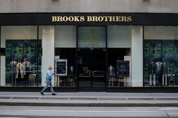 Tiếp bước Brooks Brothers, thêm một đại gia bán lẻ thời trang Mỹ gục ngã vì COVID-19
