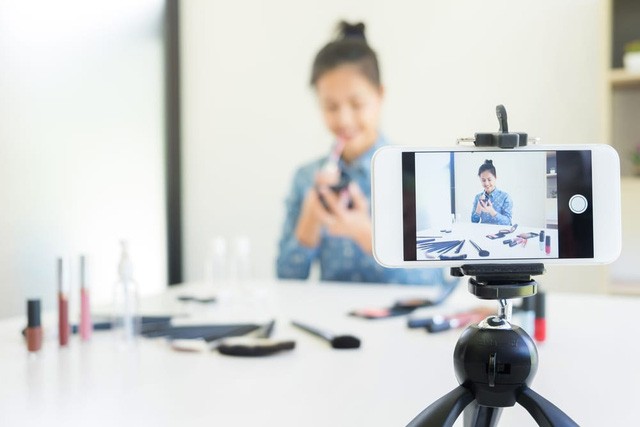 Cảnh báo bị đánh cắp thông tin cá nhân khi xem livestream bán hàng