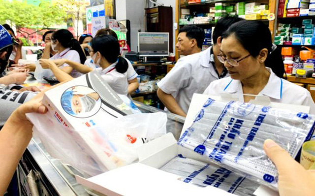 Khẩu trang ở Đà Nẵng lại khan hiếm sau thông tin có ca nghi mắc COVID-19