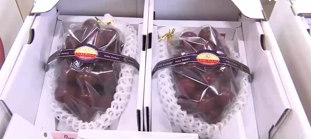 Chùm nho được bán giá kỷ lục hơn 283 triệu đồng
