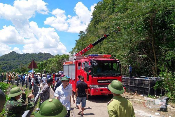 Tai nạn thảm khốc ở Quảng Bình: Xe mất phanh rồi lật khi đang đổ dốc