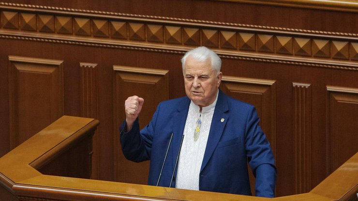 Kravchuk lần đầu tiên nói về việc đưa phái bộ gìn giữ hoà bình quốc tế vào Donbass