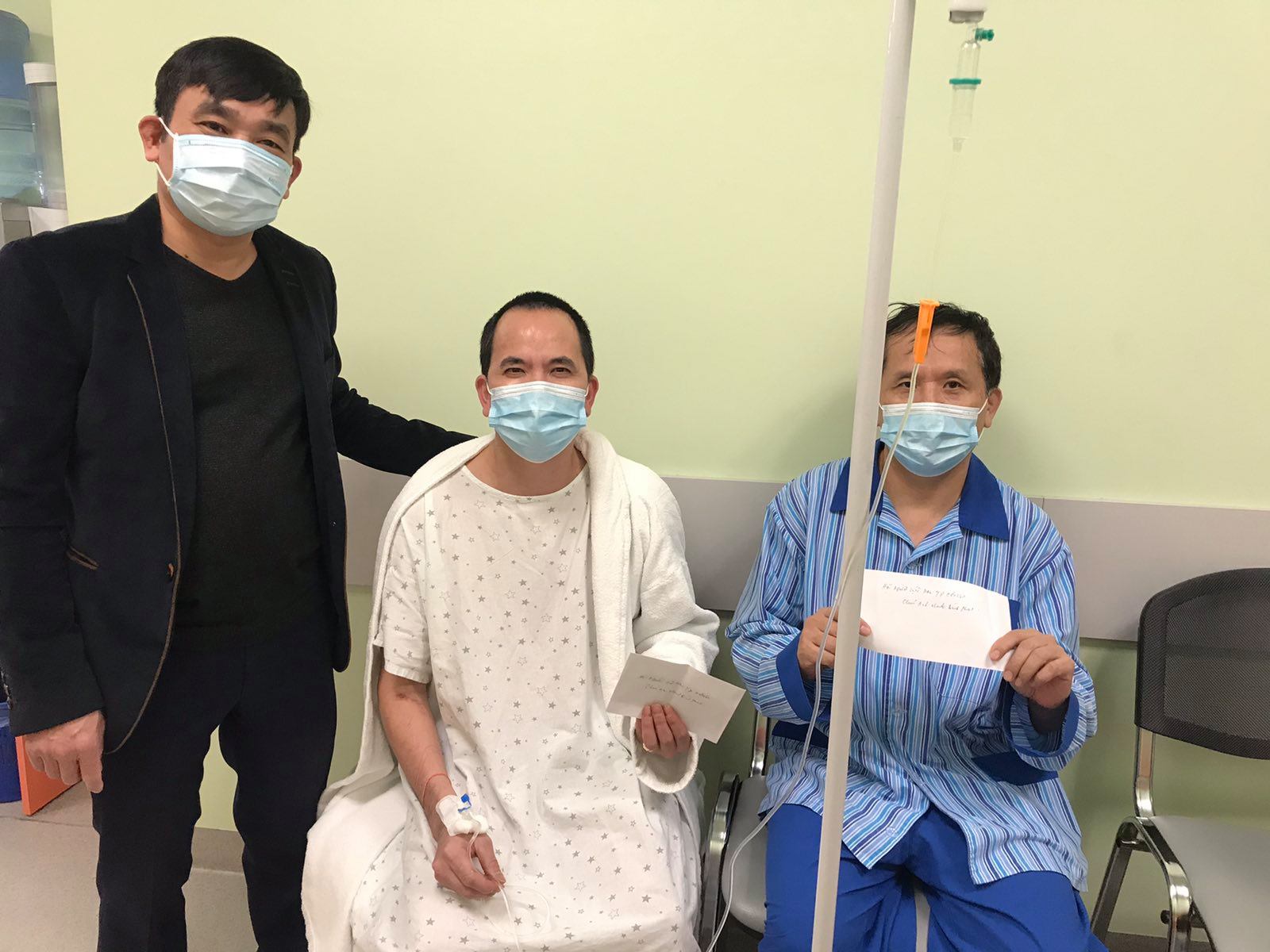 Thăm 2 bệnh nhân bị ốm trong cộng đồng