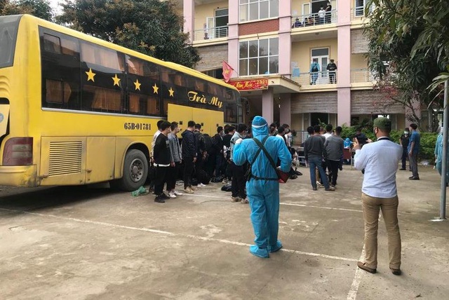 Nghệ An: Phát hiện xe khách chở 53 người Trung Quốc nhập cảnh trái phép
