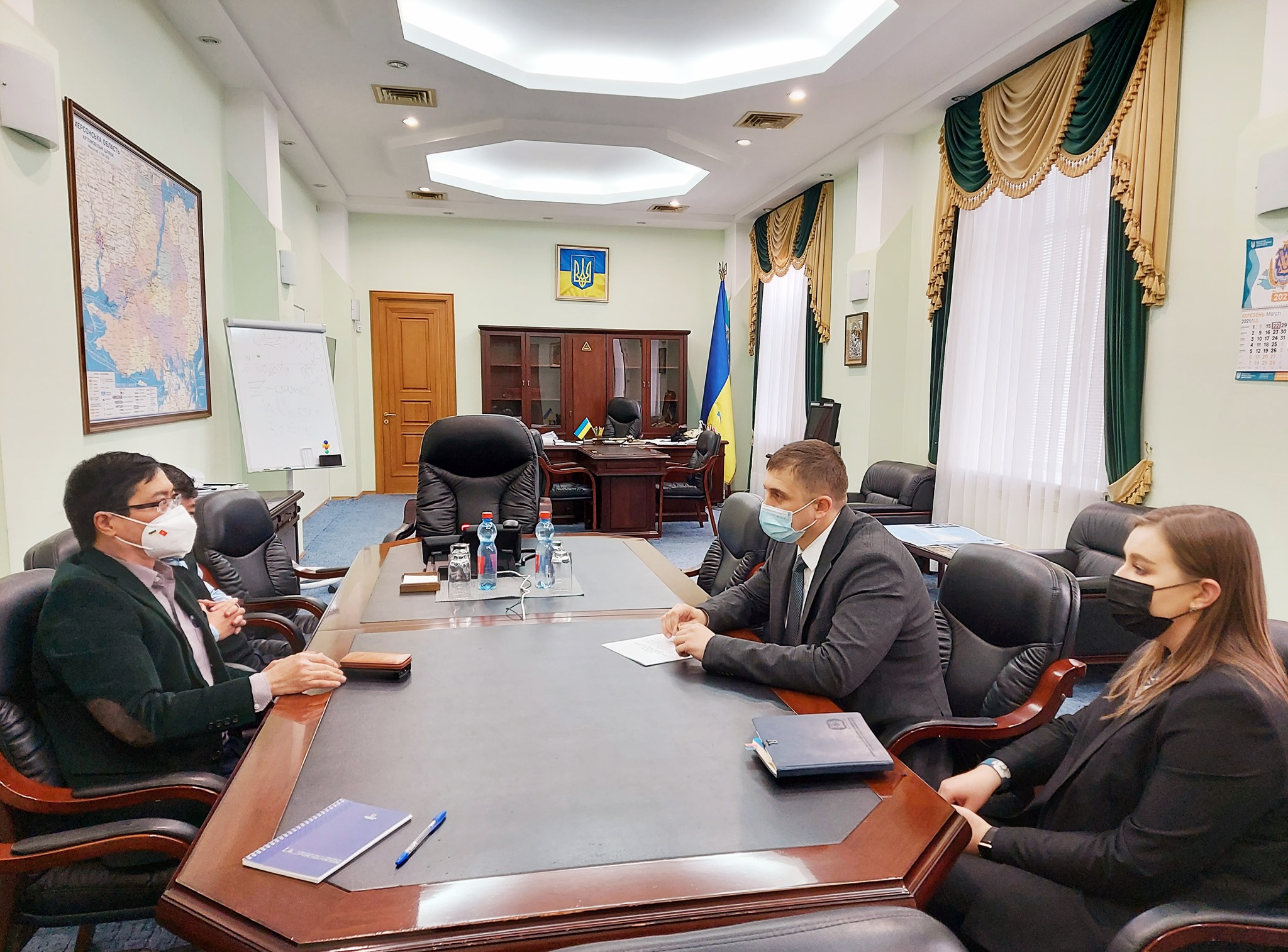Đại sứ Nguyễn Hồng Thạch thăm Kherson và Mikolaiv