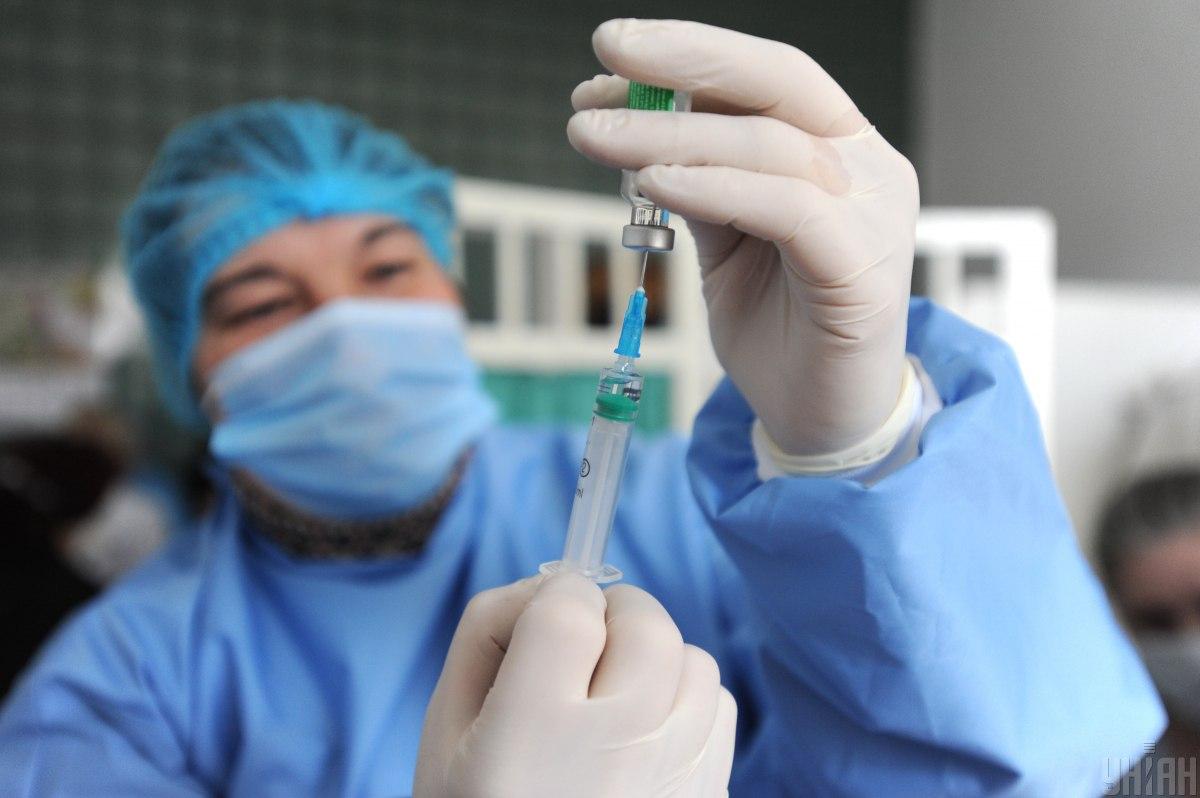 Châu Âu "bào chữa" cho vacxin ngừa covid "AstraZenesa": không gây hiện tượng tạo máu cục