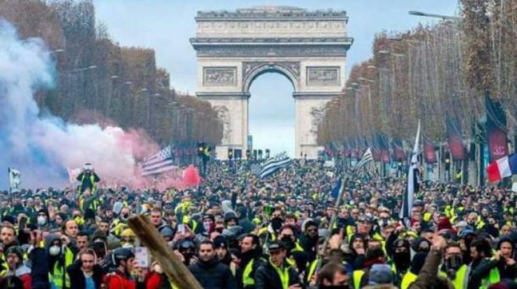 Pháp: Bùng phát biểu tình phản đối chống áp dụng hộ chiếu covid