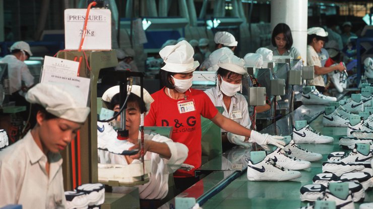 Thế giới có nguy cơ bị thiếu giày thể thao: Các nhà sản xuất lớn tại Việt Nam cảnh báo vè gián đoạn cung ứng