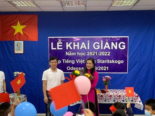 Phóng sự ảnh: Khai giảng lớp học tiếng Việt tại Làng Staritskogo