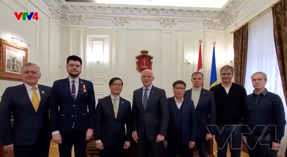 Phóng sự VTV4: Đại sứ Việt Nam tại Ukraine Nguyễn Hồng Thạch đến thăm và làm việc chính thức tại Odessa