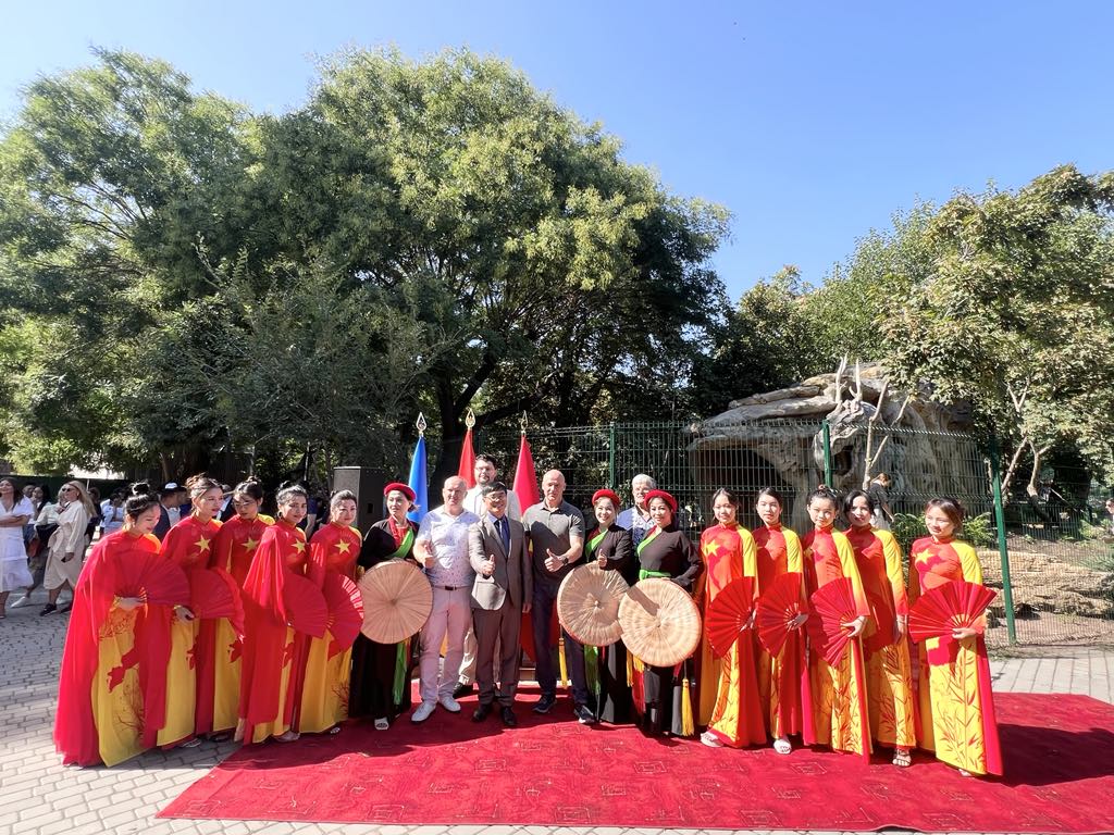 Lễ khánh thành “Góc Việt Nam” tại Sở thú Odessa